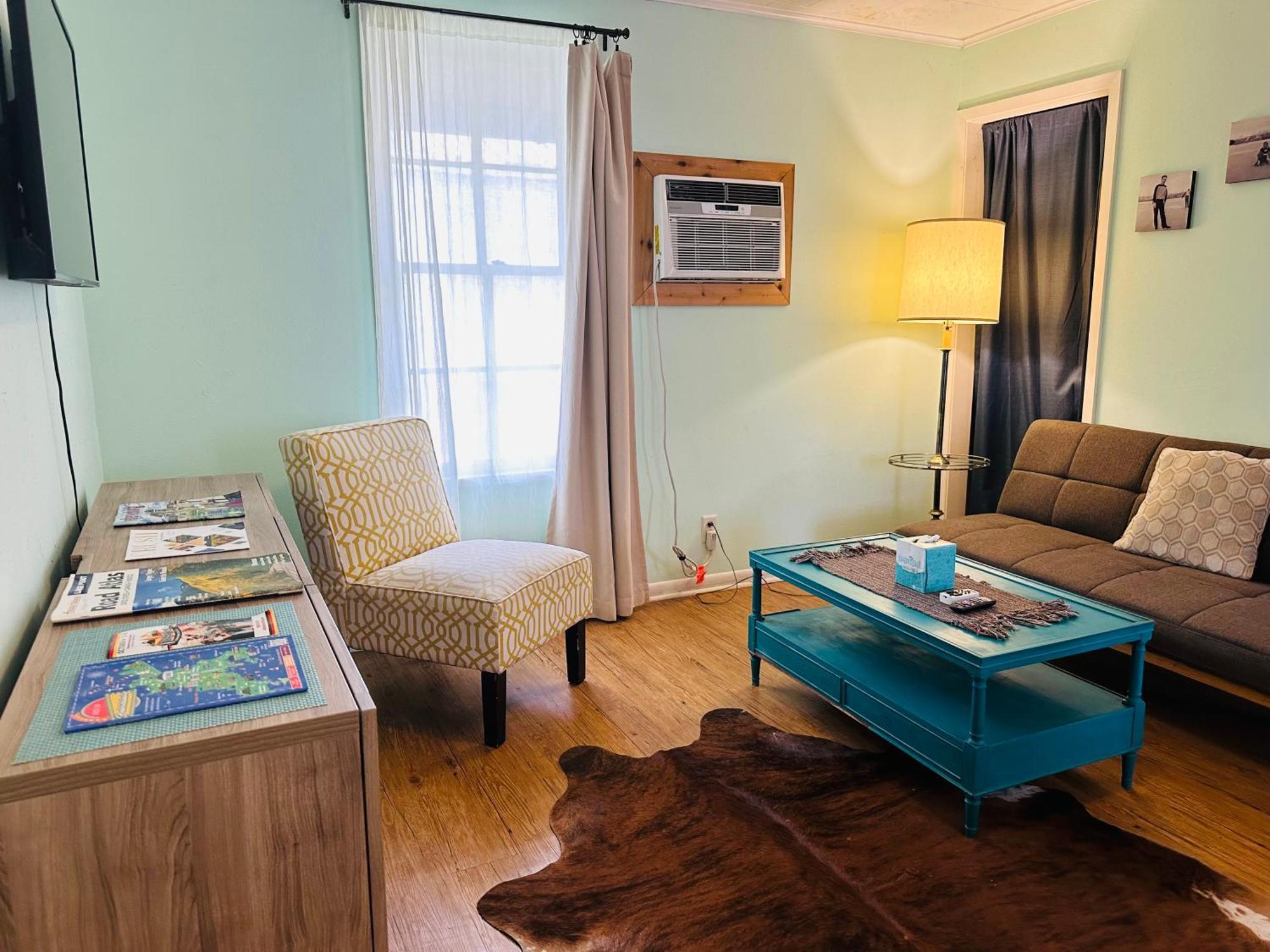 Hotel Kitsmiller On Main Фредеріксбург Екстер'єр фото